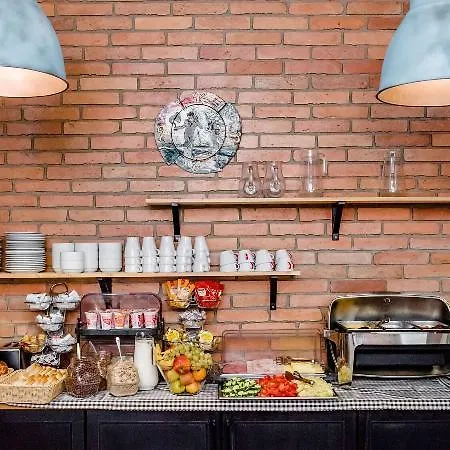 Downtown ホテル 3*