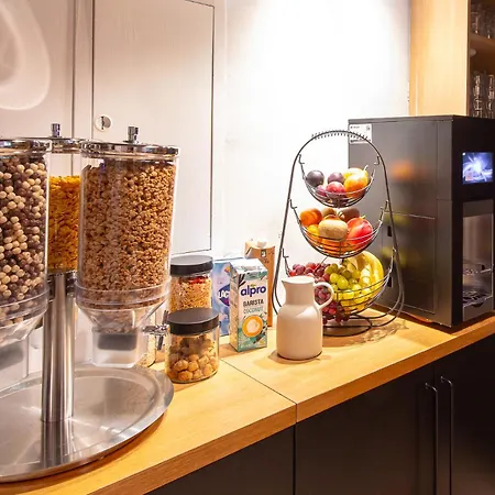 Downtown فندق براتسيلافا