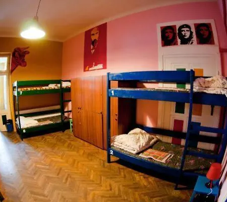 Downtown ホテル 3*