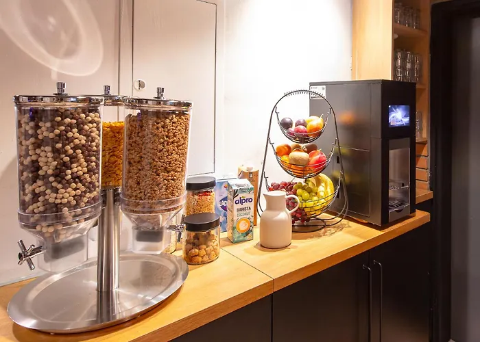 Downtown فندق براتسيلافا