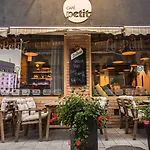 Downtown Ξενοδοχείο