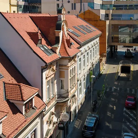 Downtown 3* Братислава
