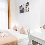 Downtown Szálloda 3*