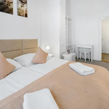 Downtown Готель Братислава