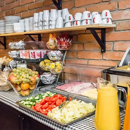 Downtown Готель 3*