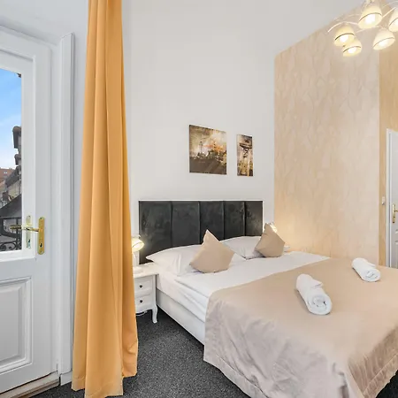 Downtown 3*