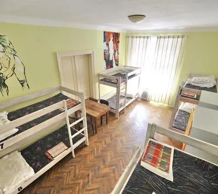 Downtown Готель Братислава